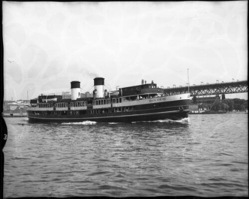 Ferry boats Sydney Harbour, the South Steyne, Manly, New South Wales [picture] / Frank Hurley