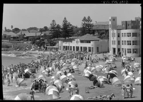 Cronulla Beach [picture] : [Sydney, New South Wales] / [Frank Hurley]