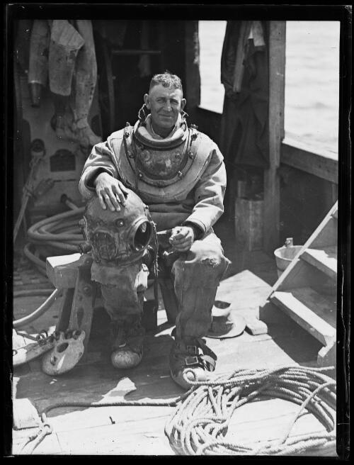 Diver Jack Martin [?] in diving suit, New South Wales, 1 February 1930 [picture]