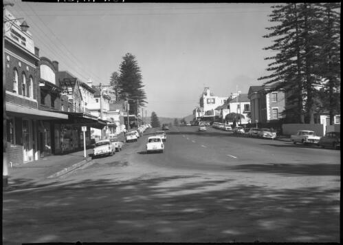 Pacific Highway, Kiama [picture] : [South Coast, New South Wales] / [Frank Hurley]