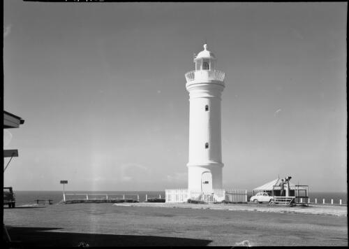 The Lighthouse, Kiama [New South Wales] [picture] / [Frank Hurley]