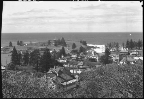 General view, Kiama, New South Wales, 1 [picture] / Frank Hurley