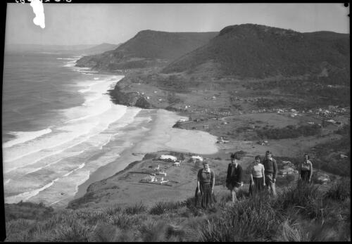 Stanwell Park from Bald Hill [picture] : [South Coast, New South Wales] / [Frank Hurley]
