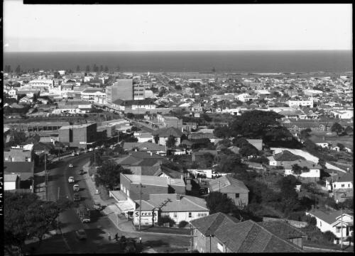 Wollongong from District Hospital [3] [picture] : [South Coast, New South Wales] / [Frank Hurley]