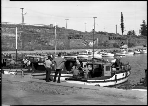 Fishing boats, Wollongong Harbour [picture] : [South Coast, New South Wales] / [Frank Hurley]