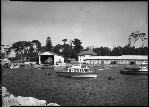 Jervis Bay S C [Surf Club] [picture] : [South Coast, New South Wales] / [Frank Hurley]