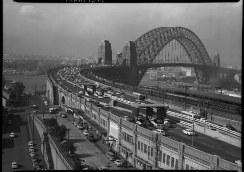 Harbour bridge approach [Sydney, New South Wales, 1] [picture] / [Frank Hurley]