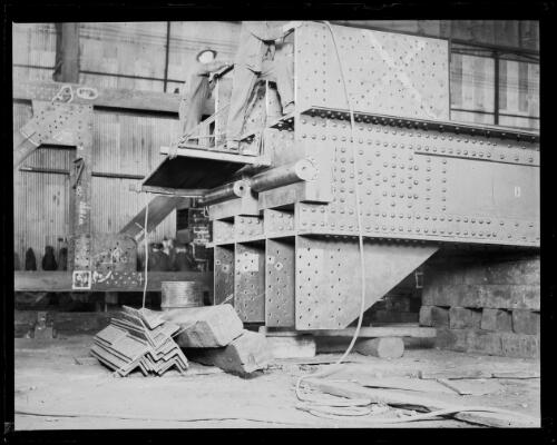 Dorman Long's workshop making the steel for constructing the Sydney Harbour Bridge, New South Wales, ca. 1931 [picture]