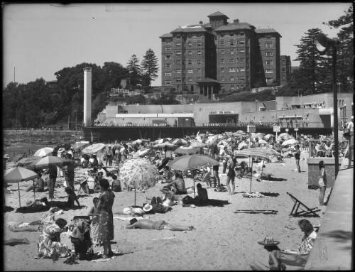 Manly Beach, south end [Sydney, New South Wales] [picture] / [Frank Hurley]
