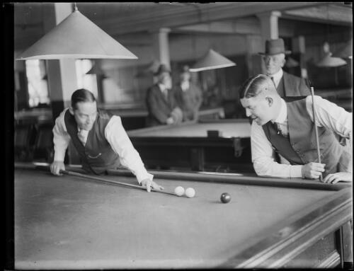 Mr Fred Lindrum and Mr Tom Newman playing billiards, Sydney, 3 June 1931, 1 [picture]