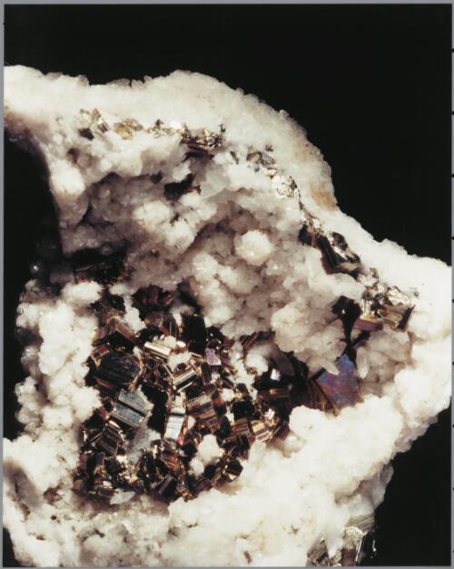 Hamersley Iron, quartz egg metals sample from Mt. Tom Price area, Western Australia, 1976 [picture] / Wolfgang Sievers