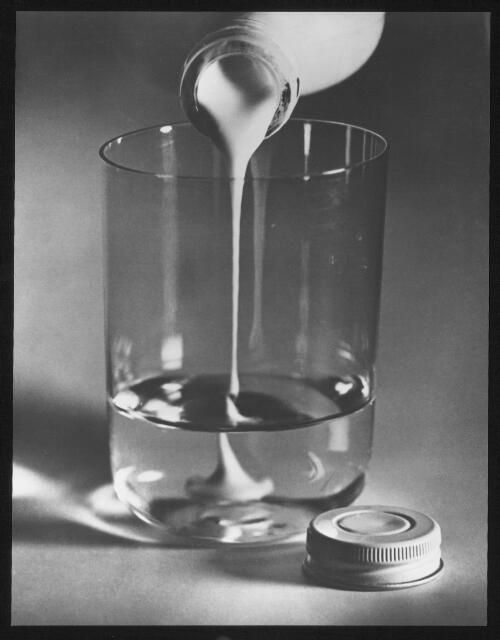 Medical advertisement for 'Agarol', Berlin, 1938 [picture] / Wolfgang Sievers