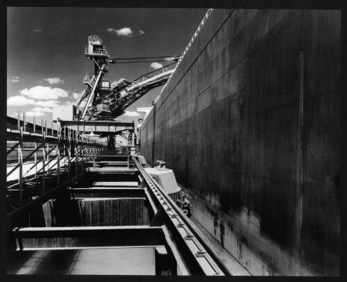 Comalco : loading bauxite at Weipa, North Queensland, 1971 [picture] / Wolfgang Sievers