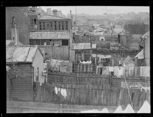 Slum area at the back of St. Vincents Hospital, Darlinghurst, Sydney, 7 December 1932 [picture]