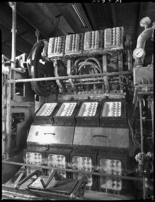 Egg carton manufacture at Australian Paper Industries, Fairfield , Victoria, 1964 [2] [picture] / Wolfgang Sievers