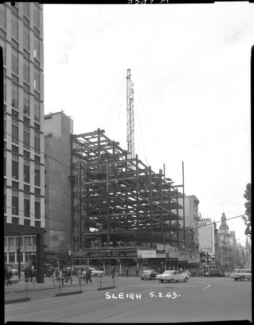Sleigh Building, corner of Bourke and Queen Streets, Melbourne, architects, Bates, Smart and McCutcheon, 1963 [5] [picture] / Wolfgang Sievers