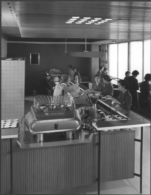 Cafe in ICI House, East Melbourne, 1959, architects Bates, Smart and McCutcheon [picture] / Wolfgang Sievers