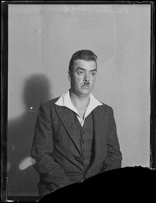 Sculptor Rayner Hoff at Sydney Technical College, New South Wales, 23 April 1931, 3 [picture]