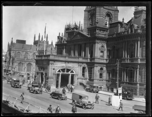 Town Hall and St. Andrew's Cathedral on George Street, Sydney, 13 August 1931 [picture]