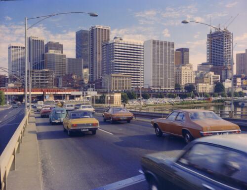 Melbourne from the Kings St. Bridge, 1973 [picture] / Wolfgang Sievers