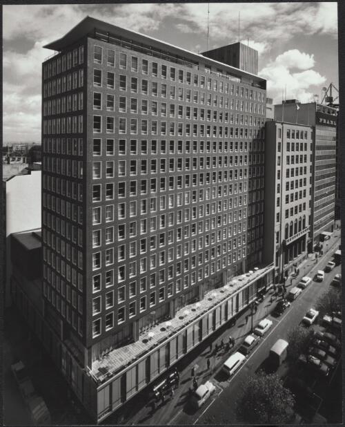 View of R.A.C.V. [ie. Royal Automobile Club of Victoria] building, Queen St. West corner of Little Collins St., Melbourne, 1961, architects Bates, Smart and McCutcheon [picture] / Wolfgang Sievers