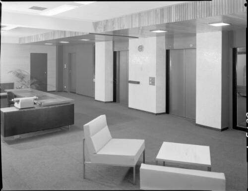 Reception area of the Guardian Assurance Company, corner of Bourke and Queen Streets, Melbourne, Victoria, 1961, architects Bates, Smart and McCutcheon [1] [picture] / Wolfgang Sievers