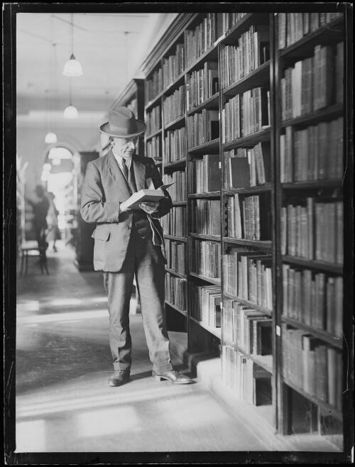 Man reading in the Municipal Library, New South Wales, 20 June 1930 [picture]