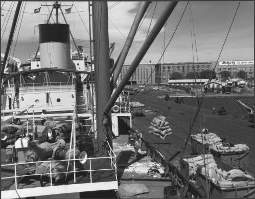 Wheat export from Geelong Harbour for Geelong Harbour Trust, Victoria, 1957 [picture] / Wolfgang Sievers