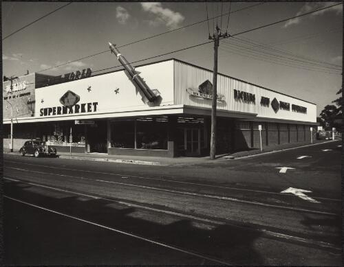 Dickins New World Supermarket, Melbourne, Victoria, 1 [picture] / Wolfgang Sievers