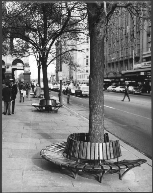 Seating outside Town Hall, Swanston Street, Melbourne, Victoria, 1975, [2] [picture] / Wolfgang Sievers