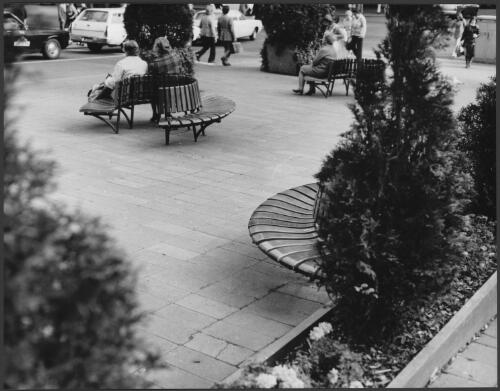 Seating outside Town Hall, Swanston Street, Melbourne, Victoria, 1975, [4] [picture] / Wolfgang Sievers