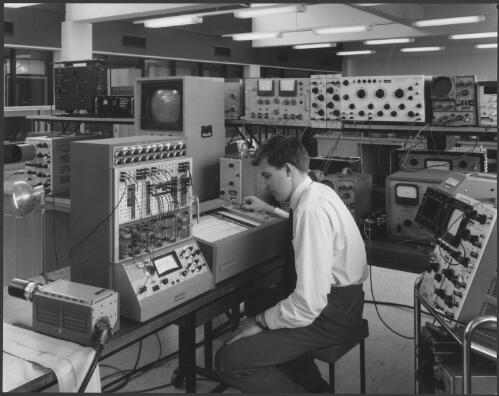 Monash University, Electrical Engineering, Clayton, 1964, 1 [picture] / Wolfgang Sievers
