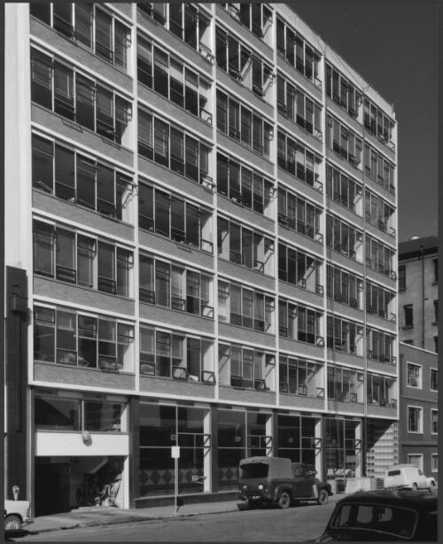 MMBW [Melbourne and Metropolitan Board of Works] building, south side Little Collins Street, between King and Spencer Streets, Melbourne, Victoria, 1957, architect Perrott [picture] / Wolfgang Sievers