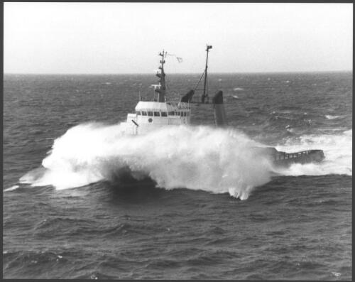 Shell supply boat Lady Penelope near the [Shell's] oil rig Nymphea, Bass Strait, 1983 [2] [picture] / Wolfgang Sievers
