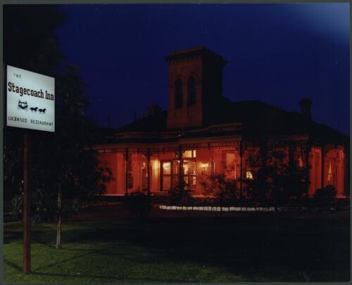 Exterior of Stagecoach Inn at night, Queens Road, Melbourne, 1967, 1 [picture] / Wolfgang Sievers