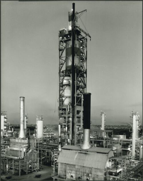 Evening view the Mobil [Stanvac] Altona Refinery, Altona, Victoria, 1956 [2] [picture] / Wolfgang Sievers
