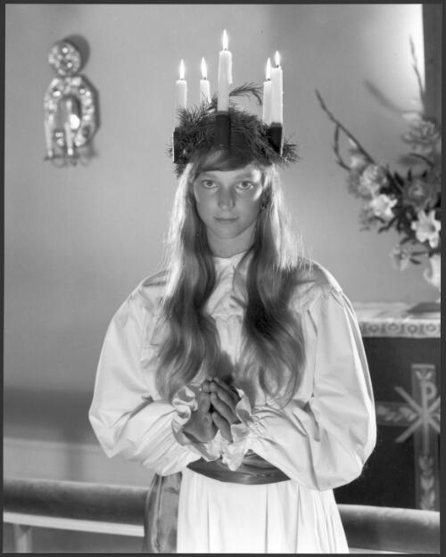 Therese Neovius at the festivity of Saint Lucia, Swedish Church, Toorak, Victoria, 13 December 1962 [picture] / Wolfgang Sievers