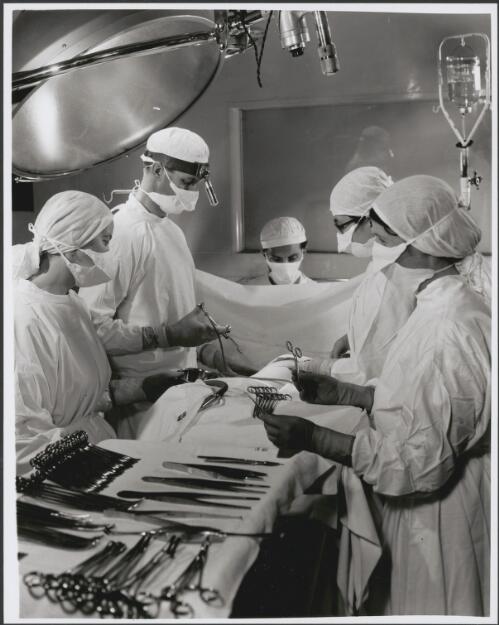 A minor operation in progress at a Melbourne Hospital, 1959 [picture] / Wolfgang Sievers