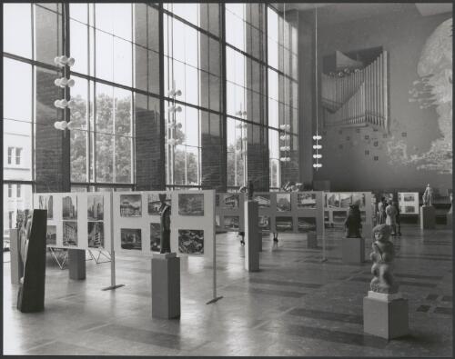 Architecture exhibition at Wilson Hall, University of Melbourne, 1956, [1] [picture] / Wolfgang Sievers