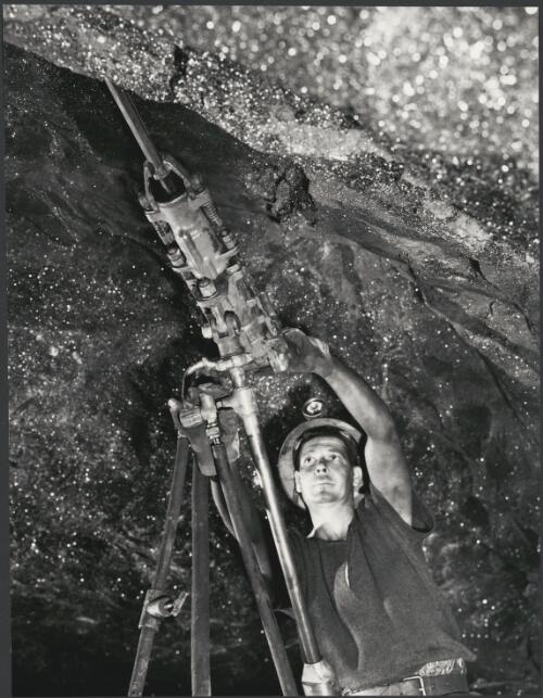 Miner in forward lode, North Broken Hill mine, Broken Hill, NSW, 1959, 2 [picture] / Wolfgang Sievers