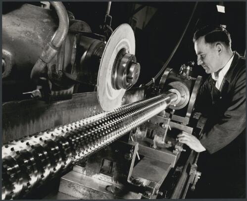 Sutton Tools manufacturing equipment attended by employee, Clifton Hills, Melbourne, 1960, 2 [picture] / Wolfgang Sievers
