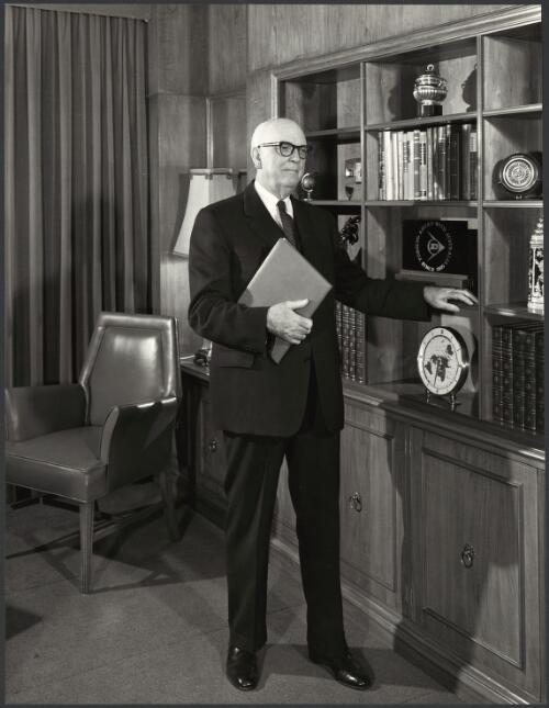 Portrait of Mr Dunshea, managing director of Dunlop Industries, Melbourne, 1969, 2 [picture] / Wolfgang Sievers