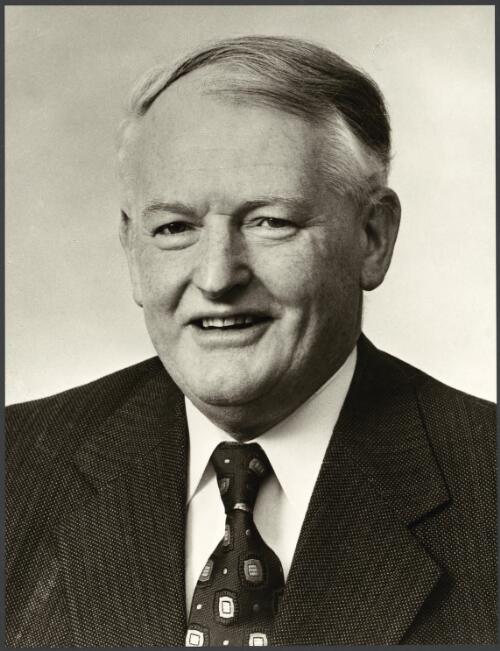 Portrait of Frank Crean, Minister for Trade, ca.1974 [picture] / Wolfgang Sievers