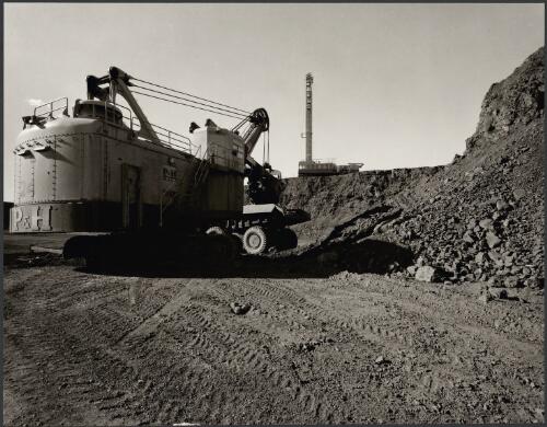 Hamersley Iron, mining at Paraburdoo, Western Australia, 1974, 1 [picture] / Wolfgang Sievers