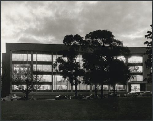 Baillieu Library, University of Melbourne, Victoria, 1959, architect John Scarborough [picture] / Wolfgang Sievers