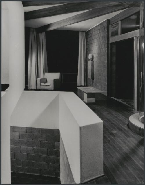 Interior of Professor Benjamin's house, Canberra, 1958, architect Alex Jelinek, furniture by Schulim Krimper, 3 [picture] / Wolfgang Sievers