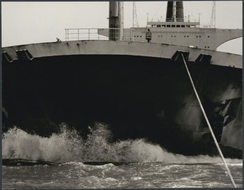 Hamersley Iron, loaded Japanese carrier leaving Dampier, Western Australia, 4 [picture] / Wolfgang Sievers