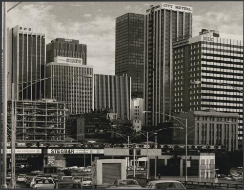 Central Melbourne from Queen Street Bridge, 1973, 1 [picture] / Wolfgang Sievers