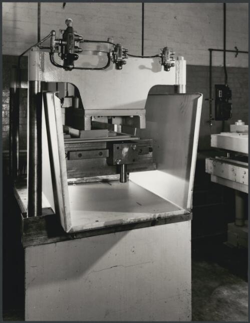 Lysaght sheet metal application, 1965, 3 [picture] / Wolfgang Sievers