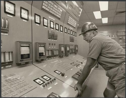 Queensland Nickel, control room, Yabulu Plant near Townsville, Queensland, 3 [picture] / Wolfgang Sievers